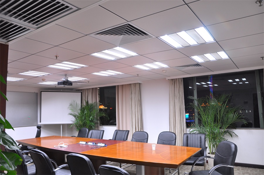 方型铝扣板天花吊顶会议室应用实例.JPG